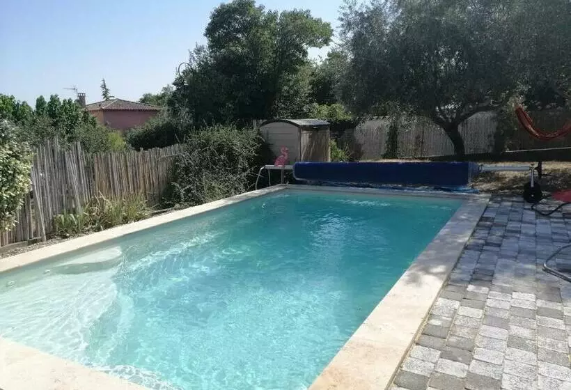 Petite Villa Avec Piscine Chauffée
