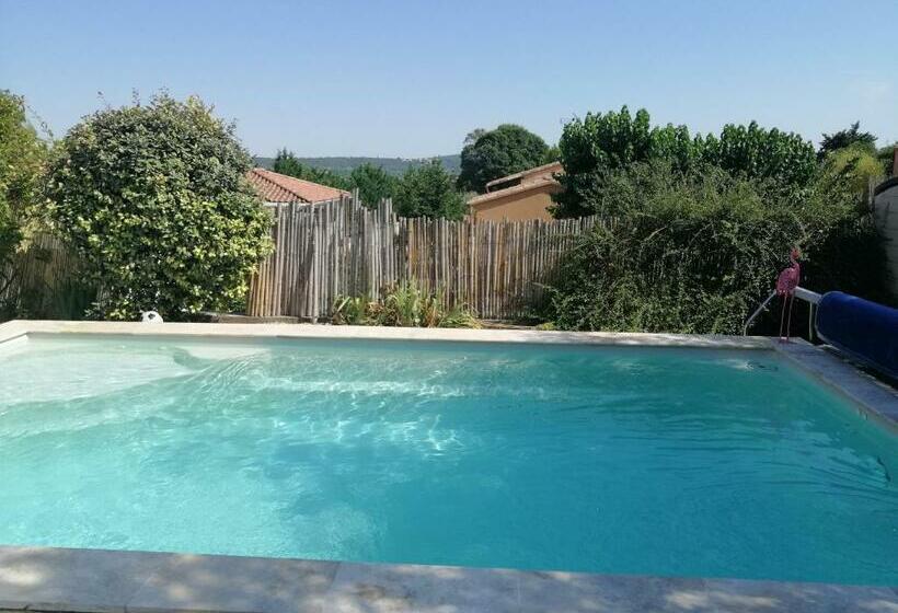 Petite Villa Avec Piscine Chauffée