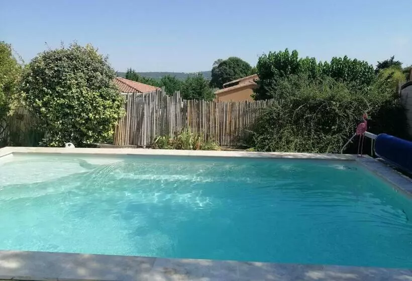 Petite Villa Avec Piscine Chauffée