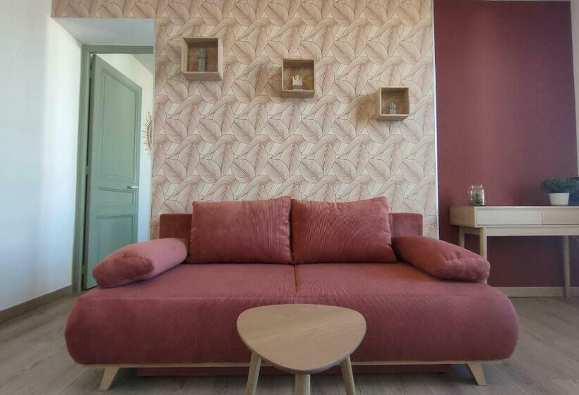 40m In The Center And Near The Beaches