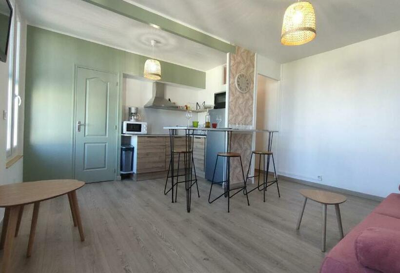 40m In The Center And Near The Beaches