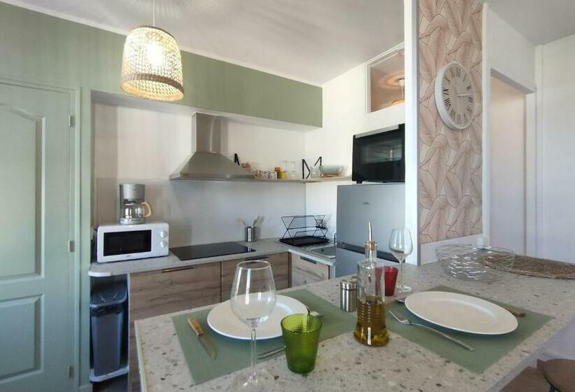 40m In The Center And Near The Beaches