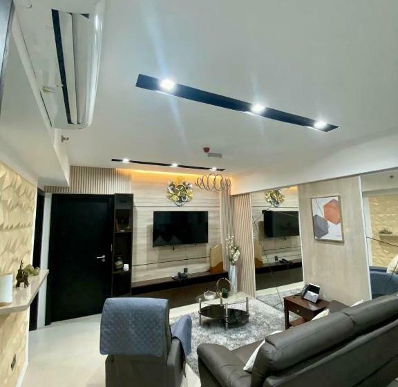 Aeon Towers Executive Suite 2br 18th Floor