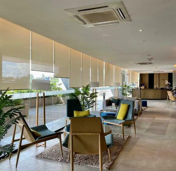 Aeon Towers Executive Suite 2br 18th Floor