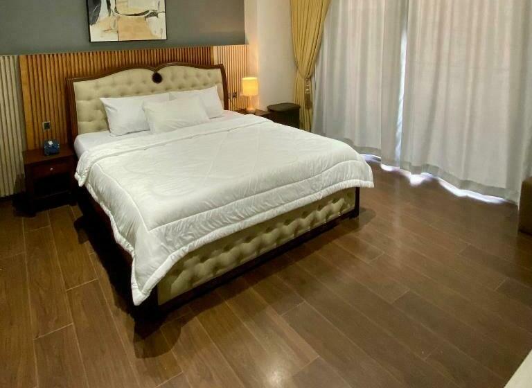 Aeon Towers Executive Suite 2br 18th Floor