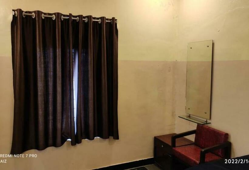 ホテル Kalpana Grand By Wb Inn