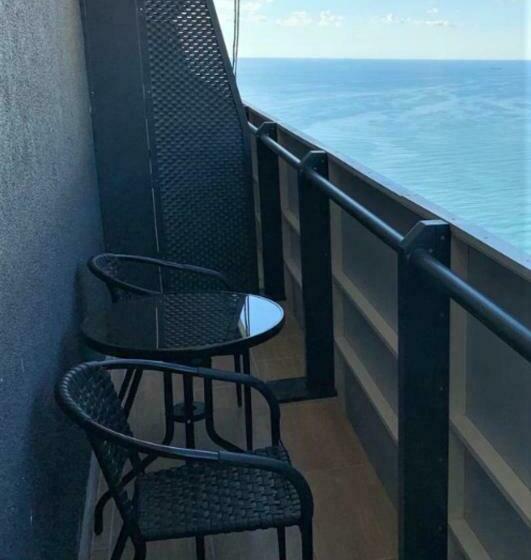 Orbi Twin Towers Aparthotel With Sea View