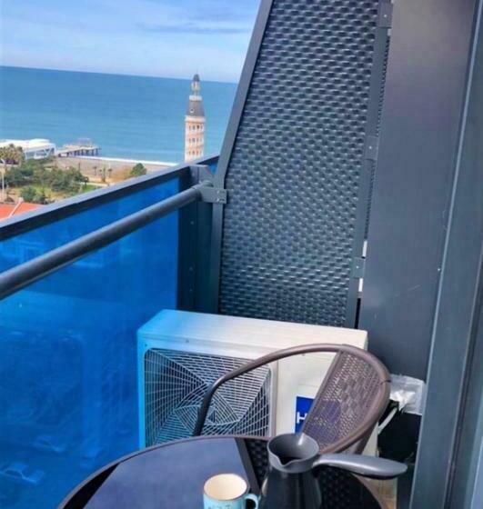 Orbi Twin Towers Aparthotel With Sea View