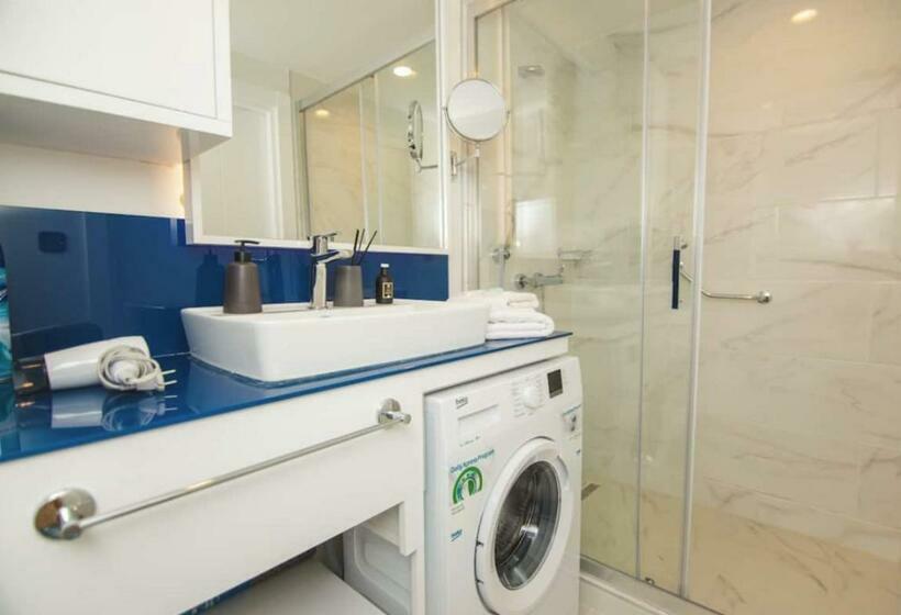 Orbi Twin Towers Aparthotel With Sea View