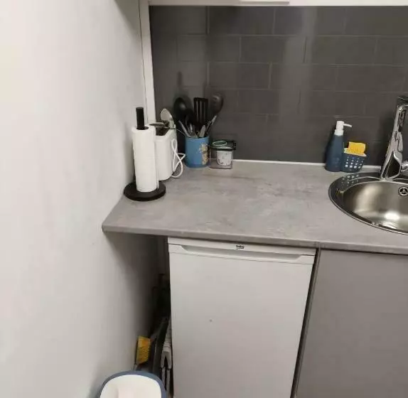 Petit Studio Au Calme Rénove A Nouveau