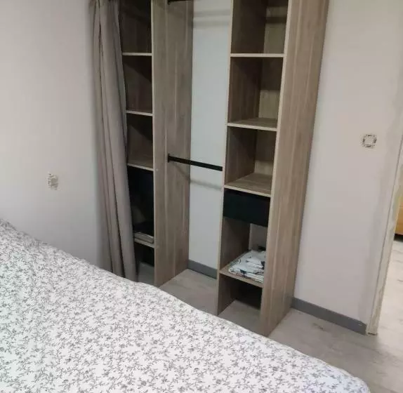 Petit Studio Au Calme Rénove A Nouveau