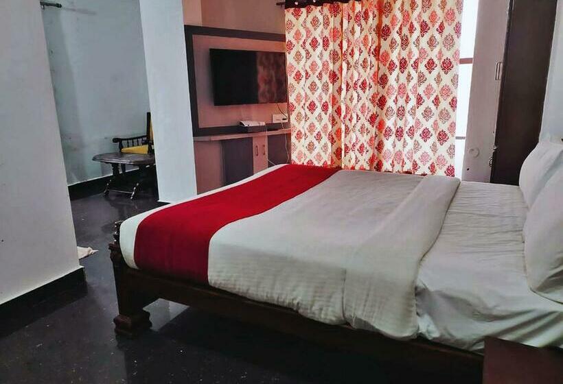 Staymaker Hotel Hill View