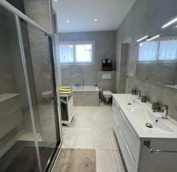 Superbe Haut De Villa Avec Vue Sur La Mer