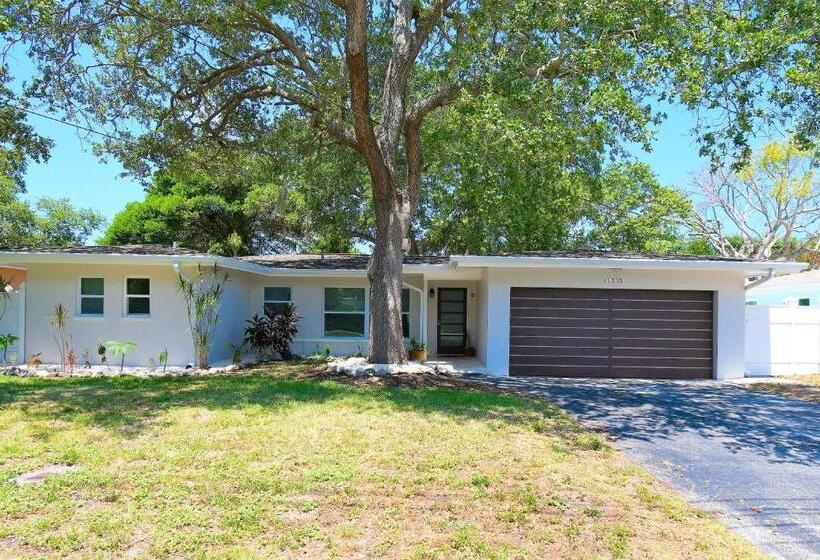 Casabreeze Cozy Creek House/irb&clearwater Beach!