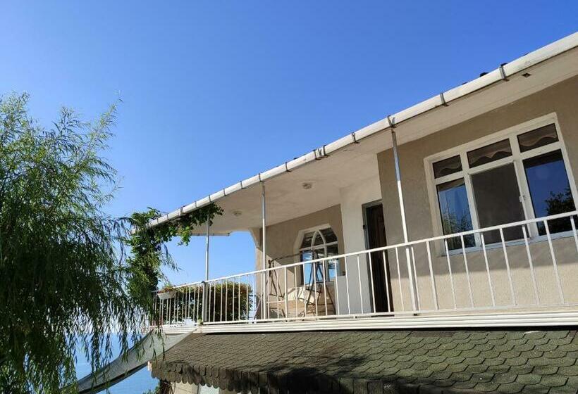 Kemer Köyü Kır Evi