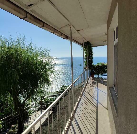 Kemer Köyü Kır Evi