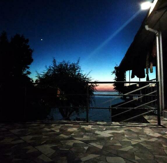 Kemer Köyü Kır Evi