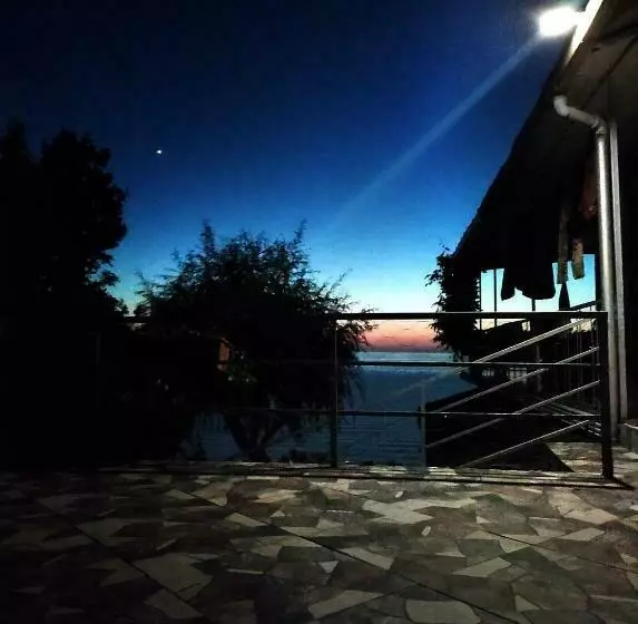Kemer Köyü Kır Evi