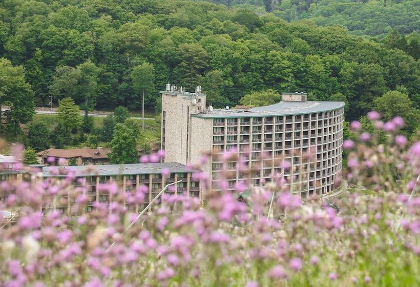 Slopeside Hotel By Seven Springs Resort