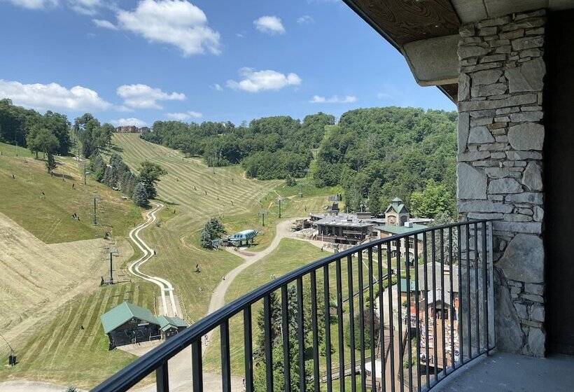 Slopeside Hotel By Seven Springs Resort