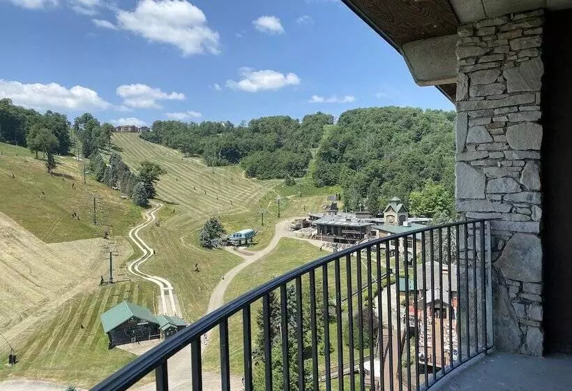 Slopeside Hotel By Seven Springs Resort