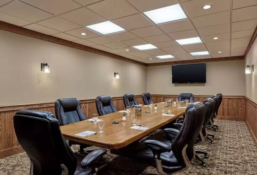 Slopeside Hotel By Seven Springs Resort