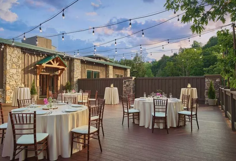 Slopeside Hotel By Seven Springs Resort