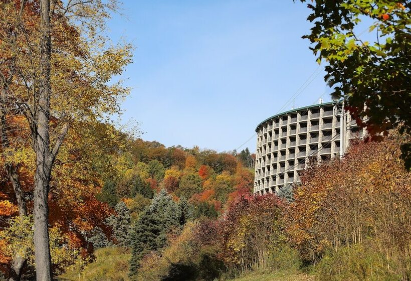 Slopeside Hotel By Seven Springs Resort