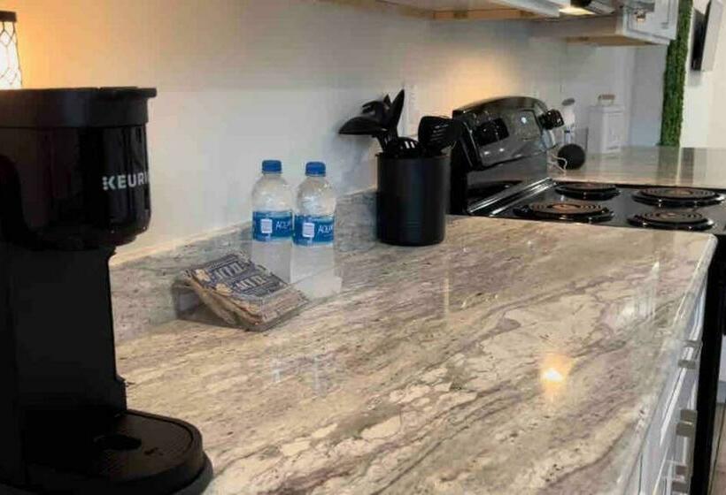 2br Plush Suites Hidden Gem