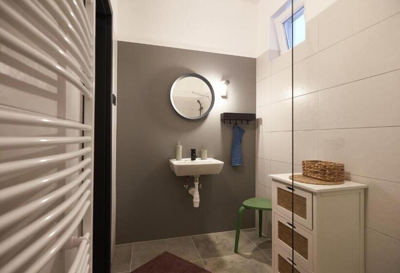 ベッドアンドブレックファースト Zöld Béka Vendégház