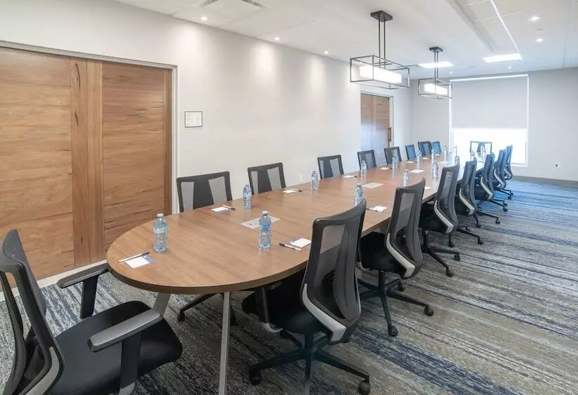 Hotelli Holiday Inn Express & Suites   Moose Jaw, An Ihg