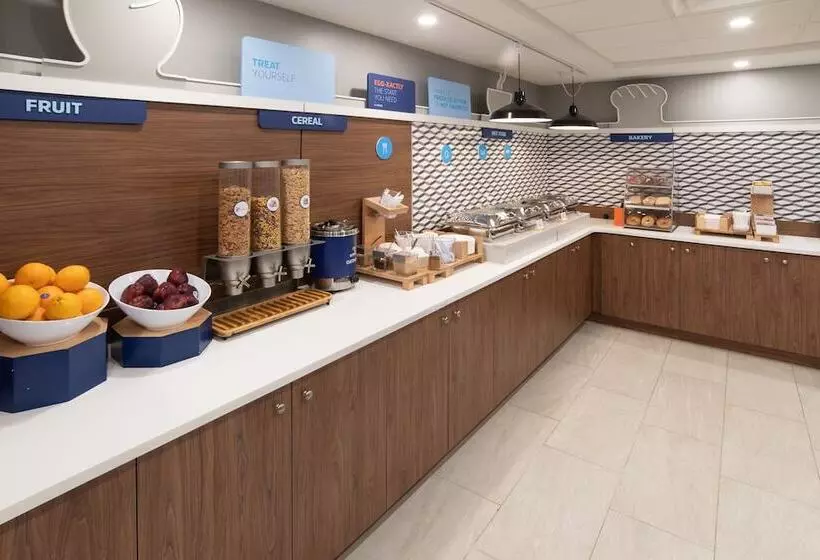 Hotelli Holiday Inn Express & Suites   Moose Jaw, An Ihg