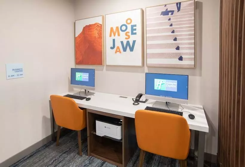 Hotelli Holiday Inn Express & Suites   Moose Jaw, An Ihg