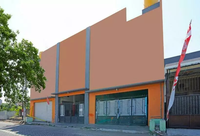 Hotelli Oyo 91583 D’cost Green Syariah