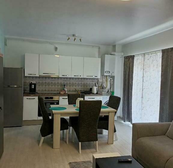 Apartament încântător Cu Terasa și Cada Cu Jeturi!