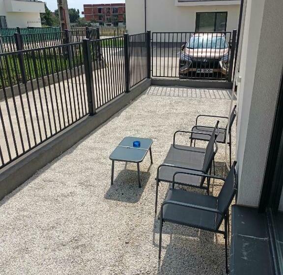 Apartament încântător Cu Terasa și Cada Cu Jeturi!