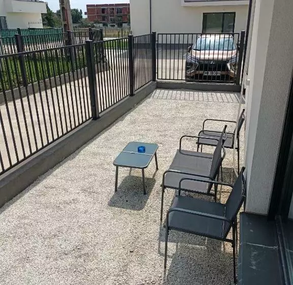 Apartament încântător Cu Terasa și Cada Cu Jeturi!