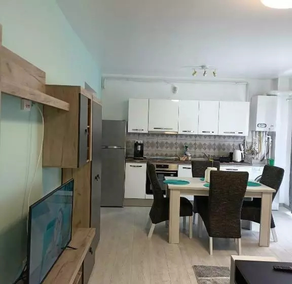 Apartament încântător Cu Terasa și Cada Cu Jeturi!