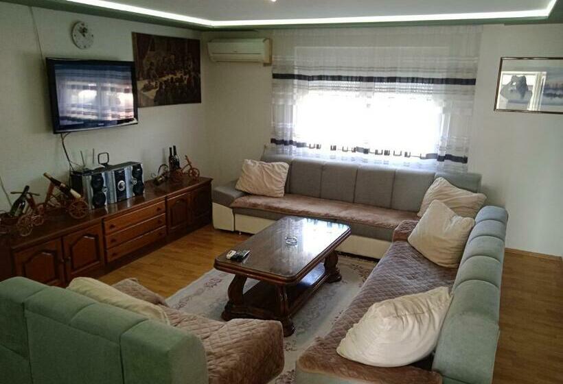 Apartman Nevera