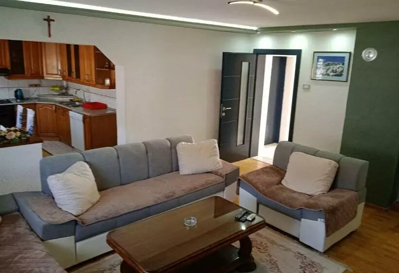 Apartman Nevera