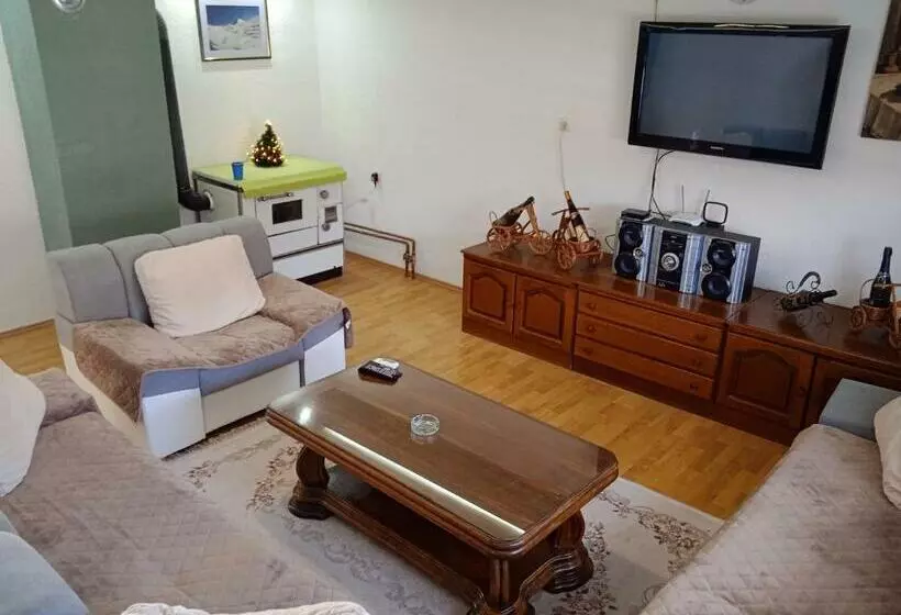 Apartman Nevera
