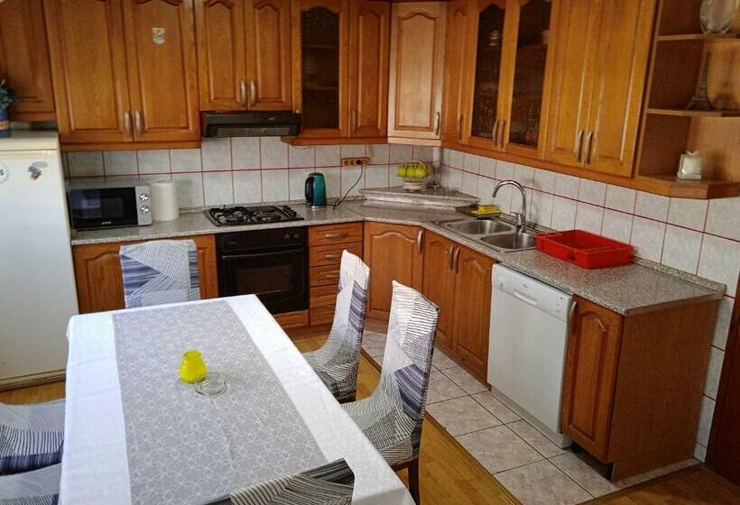 Apartman Nevera