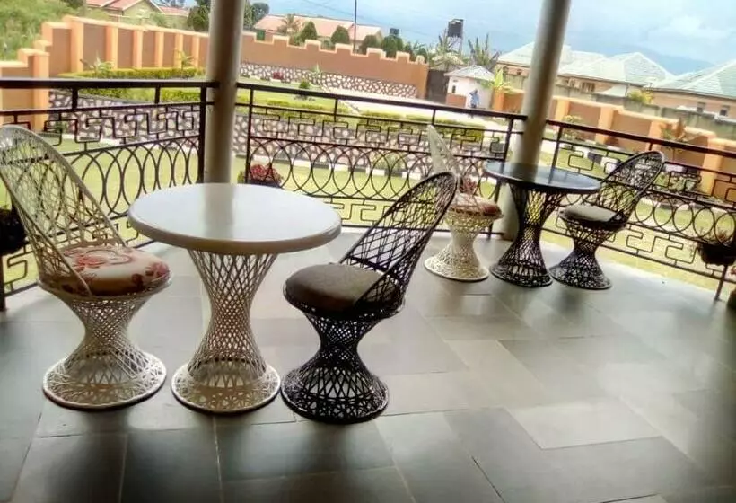 تختخواب و صبحانه A &j Holiday Suites