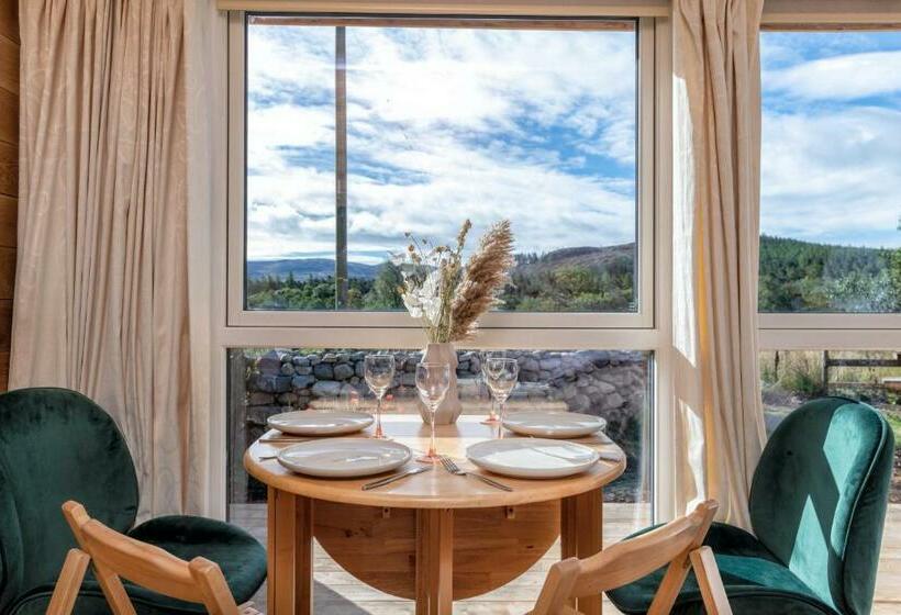 Alba   Charming Boutique Forest View Cabin With Hot Tub In Ballater