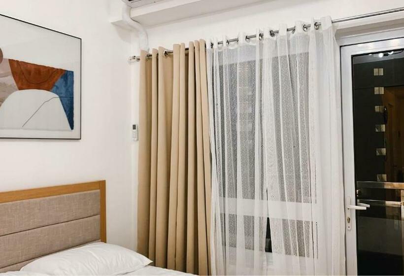 ホテル L. Casa • Tagaytay Staycation