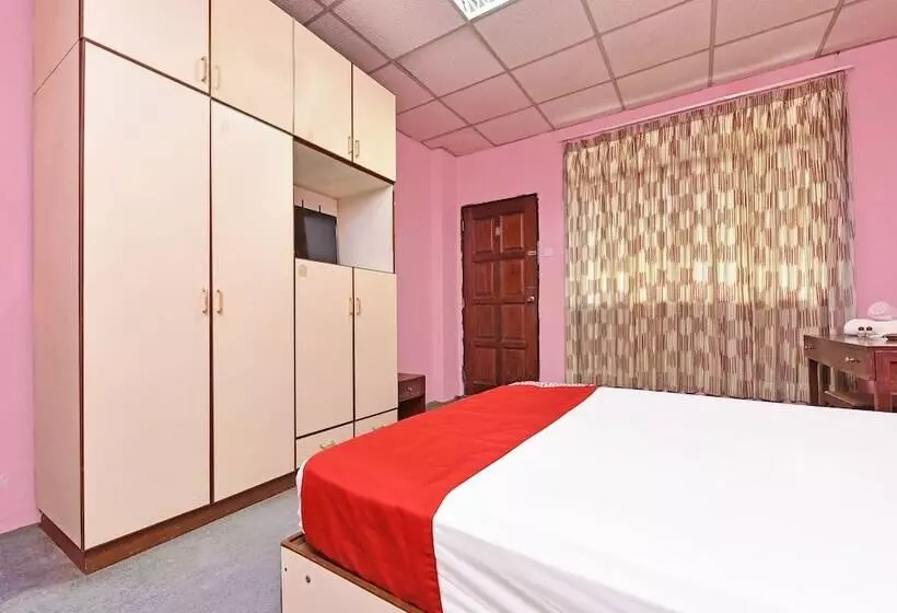 Hotelli Oyo 90599 Villa De Rose