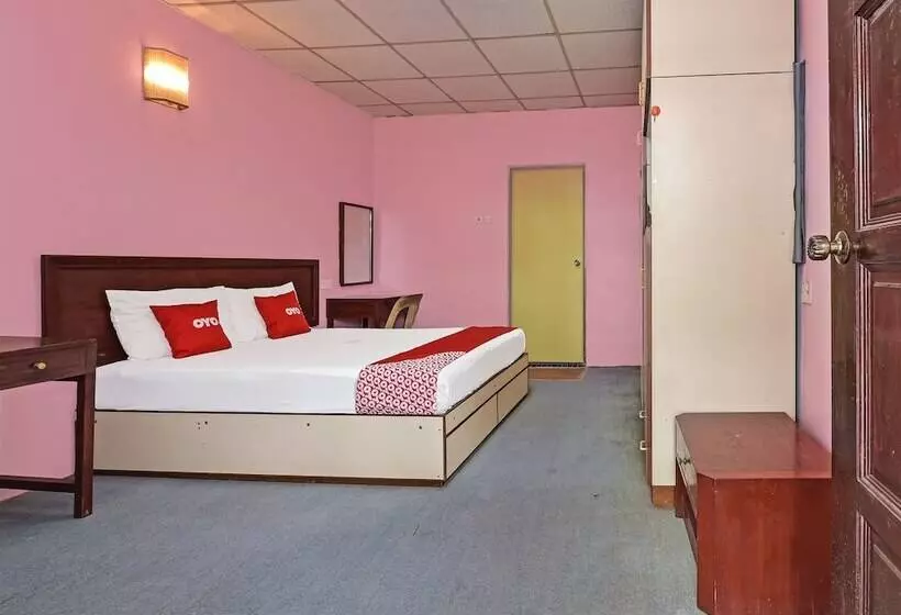 Hotelli Oyo 90599 Villa De Rose