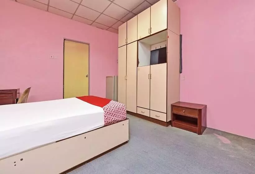 Hotelli Oyo 90599 Villa De Rose