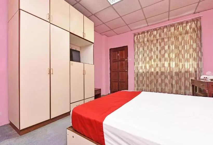 Hotelli Oyo 90599 Villa De Rose