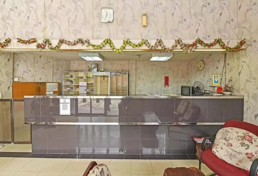 Hotelli Oyo 90599 Villa De Rose